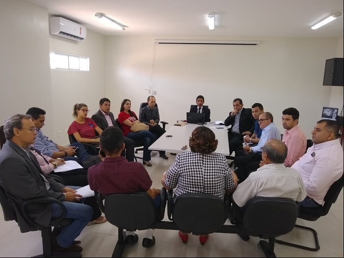 reunião sobre bancos em Floriano